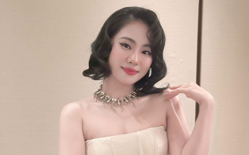 Lương Bích Hữu 'Dằm trong tim' gợi cảm ở tuổi 42