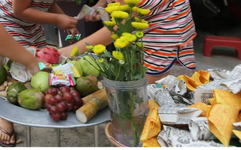 Bí quyết "giật cô hồn" chuẩn văn minh, giữ gìn nét đẹp rằm tháng 7 thời hiện đại