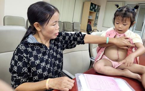 Hai mẹ con mắc Thalassemia đón nhận tình cảm của bạn đọc Báo Sức khỏe và Đời sống