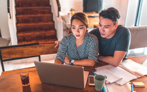 Nghỉ hưu sớm với hơn 5 tỷ đồng và 2 căn hộ, cặp vợ chồng thừa nhận cuộc sống đầy rủi ro