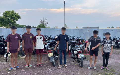 Phạt 27 triệu đồng nhóm thanh thiếu niên lạng lách, quệt chân chống xuống đường rồi quay clip câu view
