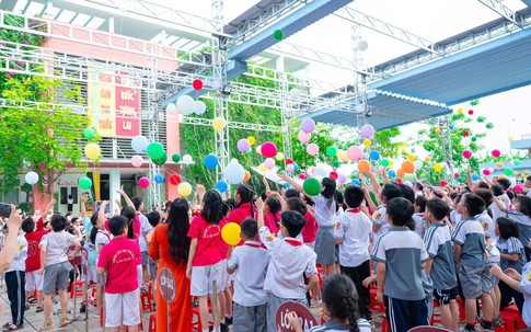 Dù được miễn học phí nhưng học sinh vẫn phải đóng những khoản tiền này trong năm học mới