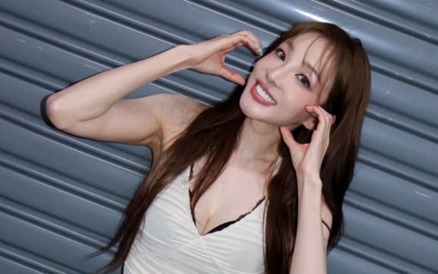 Sandara Park gây chú ý với diện mạo trẻ trung