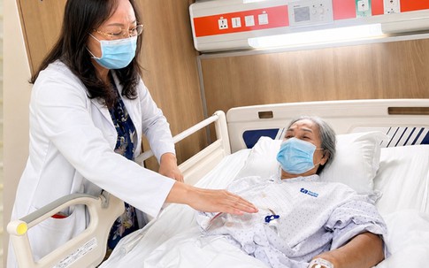 Người phụ nữ 65 tuổi hai lần giải phẫu bệnh mới phát hiện ung thư ‘ẩn mình’ trong khối u lành tính