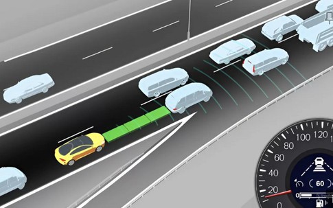 Quy định về giữ khoảng cách an toàn trên cao tốc có hiệu lực, người lái xe thi nhau tìm kiếm phần mềm cảnh báo