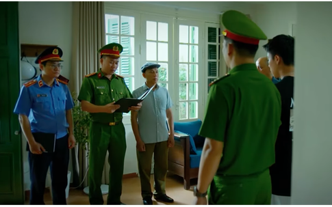 Khánh bị bắt, chưa kịp tiễn Phương đi du học