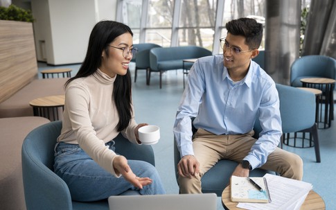 Người khôn không phải người nói hay, mà là người biết làm 2 điều