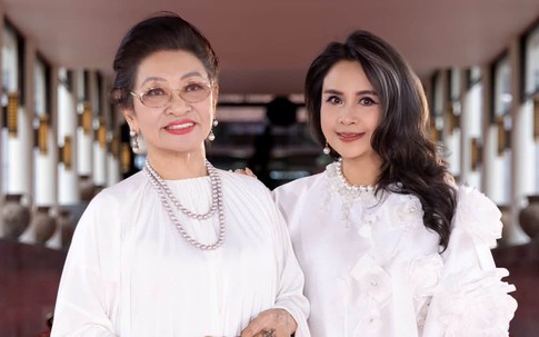 Mẹ của Diva Thanh Lam xin lỗi con gái vì đòn roi ngày nhỏ