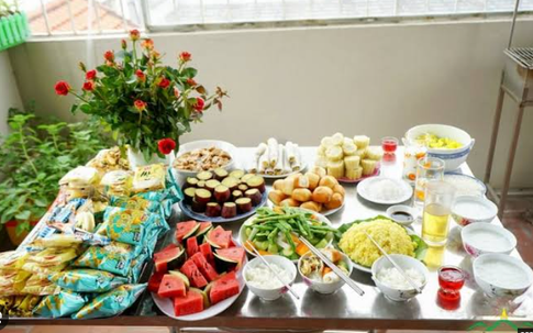 Nhà không có sân, ở chung cư thì đặt lễ cúng cô hồn ở đâu?