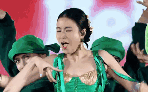 Không tin nổi sắc vóc Hoàng Thuỳ Linh ở tuổi 38