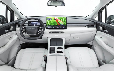 MPV 6 chỗ giá 345 triệu đồng công suất 184 mã lực, phạm vi hoạt động 510km, rộng ngang Toyota Innova