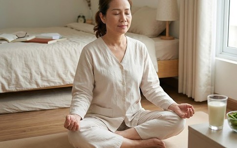 Biện pháp tự nhiên giúp giảm cơn bốc hỏa ban đêm khi mãn kinh