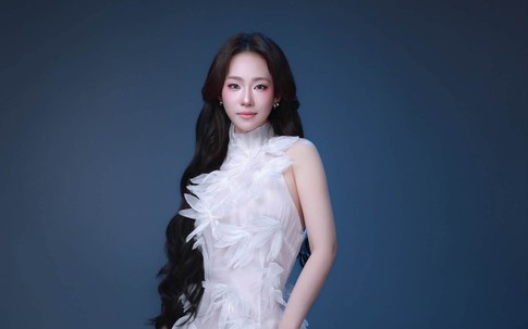 Lương Bích Hữu nhan sắc 'thời gian bỏ quên' ở tuổi U50