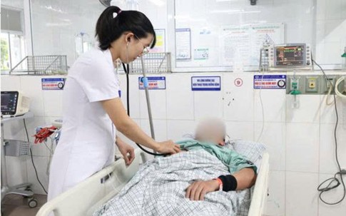 Người đàn ông 36 tuổi phản vệ nguy kịch sau một nốt ong đốt ở cổ