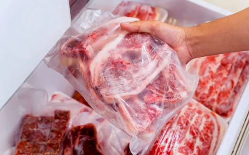 Sai lầm khi rã đông thịt kiểu này khiến gây ngộ độc, mẹo rã đông thịt cực nhanh mà vẫn đảm bảo tươi ngon