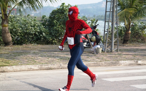Những hình ảnh ấn tượng tại giải chạy Marathon Quốc tế Ha Long Bay
