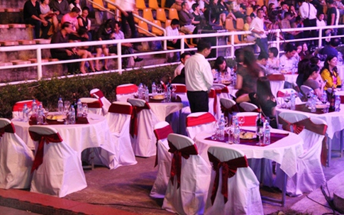 Live concert Bằng Kiều tại Quảng Ninh ế khách