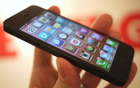 Kẻ cướp iPhone nhắn tin cho nạn nhân đòi "tình một đêm"