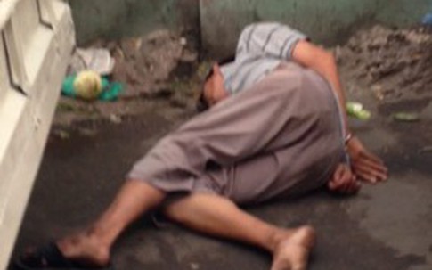 Bị đánh nhập viện vì tội…bán dạo!