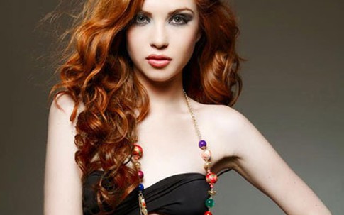 Nhan sắc tựa búp bê của tân Hoa hậu Colombia 