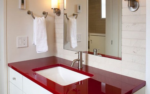 6 cách bài trí phòng tắm ấn tượng với gam màu đỏ