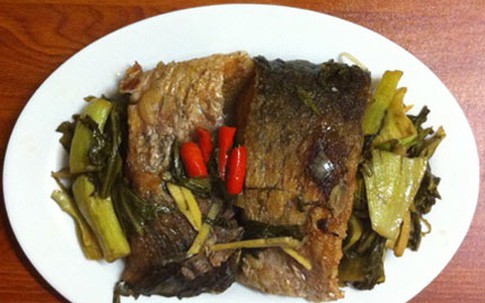 Đưa cơm với cá kho dưa