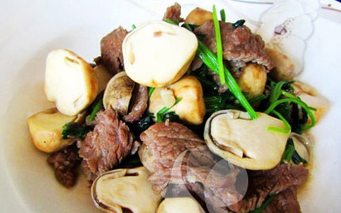 Ngon cơm với bò xào nấm rơm