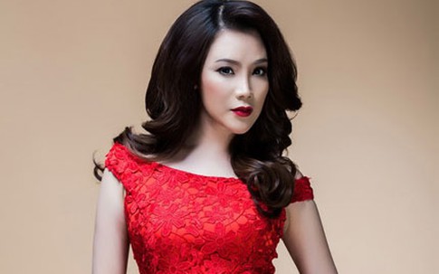 Hồ Quỳnh Hương đẹp mọi góc nhìn