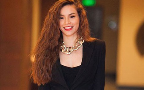 Sao Việt 'săn' vòng dây xích đúng mốt