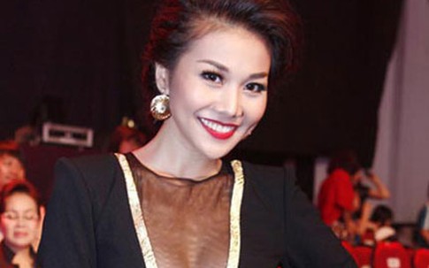 Thanh Hằng - 'cao thủ' khoe khéo vòng 1