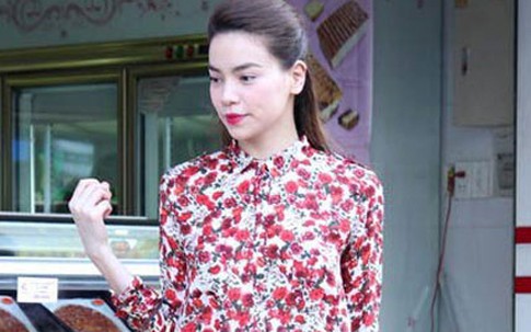 Bóc giá những đôi giày cá tính của Hà Hồ