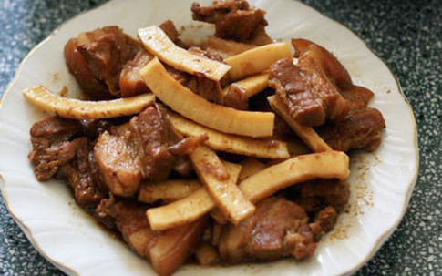 Thịt ba chỉ kho dừa - vị ngon thân thuộc
