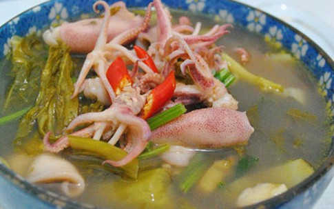 Canh mực dưa chua ngon miệng, dễ làm