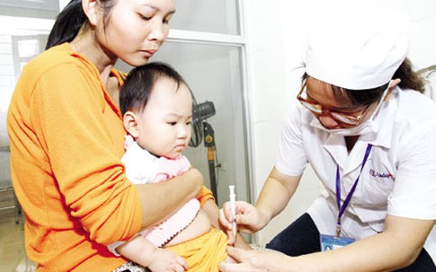 Hà Nội tiếp tục triển khai tiêm vaccine Quinvaxem: Kéo dài thêm ngày tiêm