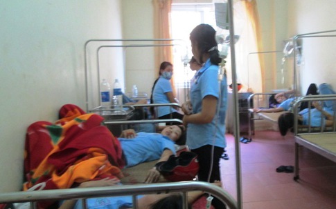 Thanh Hóa: 71 công nhân nhập viện sau bữa cơm trưa