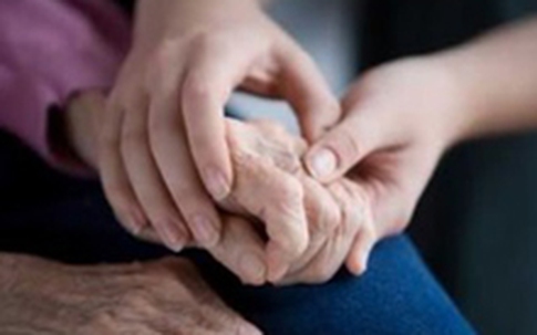 Tư vấn trực tuyến về bệnh run chân tay