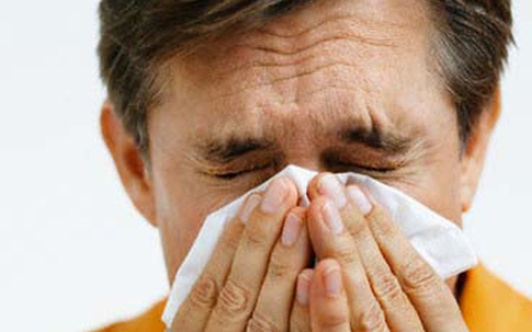Nước bọt của người cao tuổi giúp ngừa.... cúm