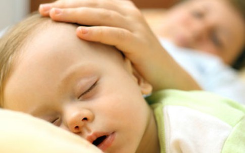 Trẻ bị ra nhiều mồ hôi, dấu hiệu của bệnh gì?