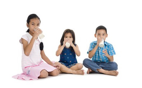Những tiêu chí chọn sữa nước cho trẻ