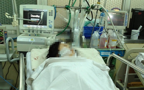 Người mẹ phi thường quên mình giành giật mạng sống cho con 