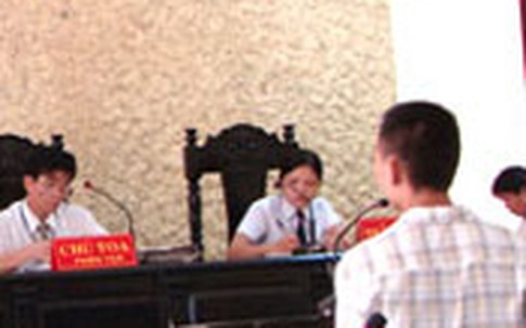 Vụ hiếp dâm cháu bé 3 tuổi ở Ninh Bình: Làm rõ trách nhiệm những người đã "bẻ cong sự thật"