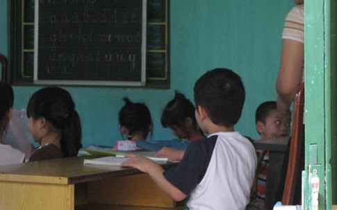 Đề thi khó, trẻ phải học “tiền lớp 1”
