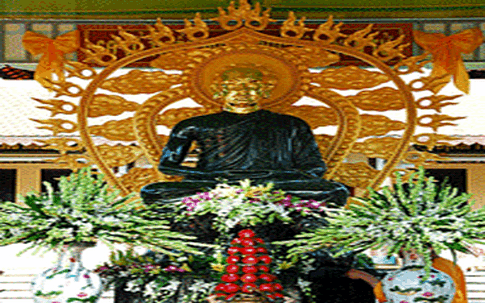 Tượng Phật ngọc nặng 7 tấn