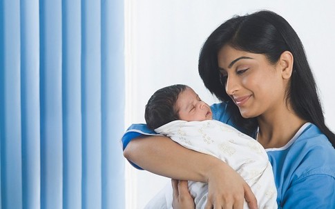 5 quan niệm sai lầm khi chăm sóc mẹ và bé sau sinh