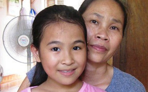 Người phụ nữ cưới vợ cho chồng