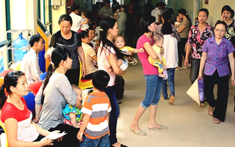 Nắng nóng, trẻ em ốm hàng loạt