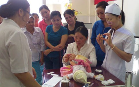 Nên khuyến khích kết hôn khi đã đủ tuổi