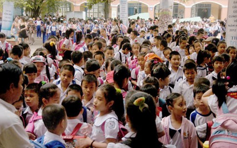 Khổ vì quá tải “heo vàng”: Phụ huynh, nhà trường cùng áp lực