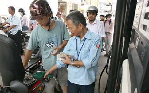 Xăng dầu sung sướng với "cây đũa thần"