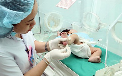 Điện Biên: Tập huấn kỹ thuật lấy máu gót chân trẻ sơ sinh để sàng lọc bệnh 